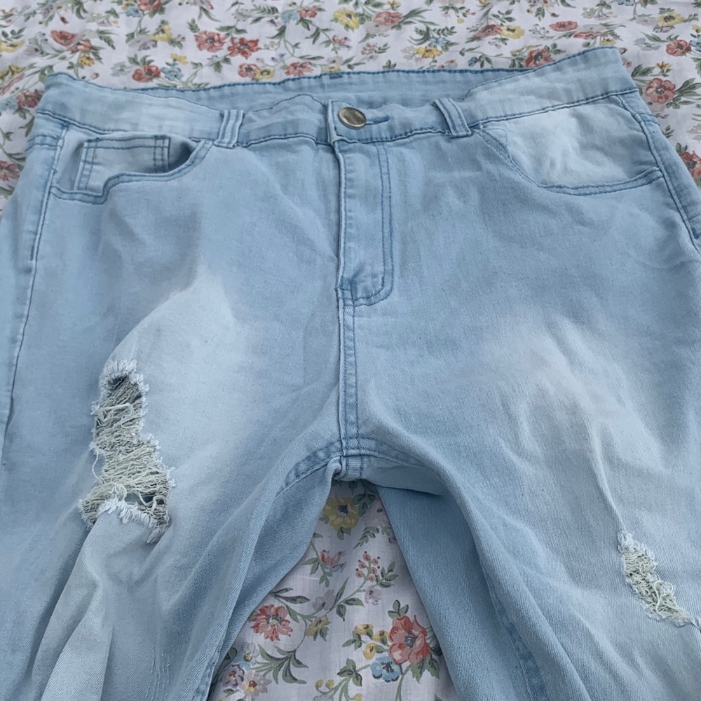 Ripped Skinny Jeans